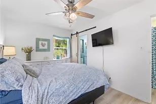 1249 Essex Dr N, Saint Petersburg, FL 33710 - Photo 17