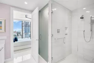 301 1st St S, Saint Petersburg, FL 33701 - Photo 25