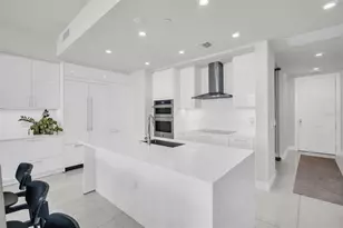 301 1st St S, Saint Petersburg, FL 33701 - Photo 3