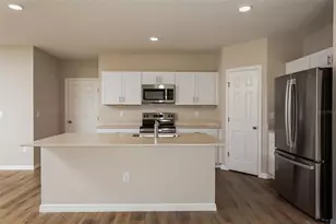 36976 Sagemoor Dr, Zephyrhills, FL 33541 - Photo 3