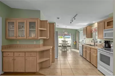 37546 Lilly Bea Avenue, Zephyrhills, FL 33541 - Photo 15