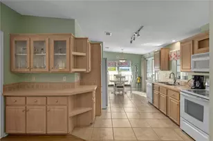 37546 Lilly Bea Ave, Zephyrhills, FL 33541 - Photo 15