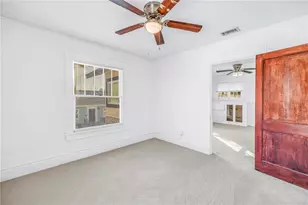 1012 Granville Ct N, Saint Petersburg, FL 33701 - Photo 21