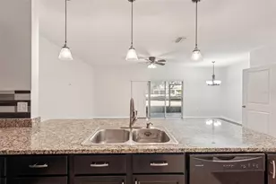 9833 Hound Chase Dr, Gibsonton, FL 33534 - Photo 15