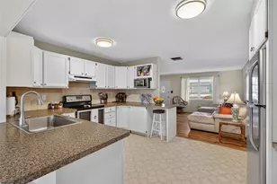 9238 140th Ln, Seminole, FL 33776 - Photo 13