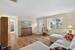 9238 140th Ln, Seminole, FL 33776 - Photo 9