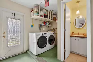 9238 140th Ln, Seminole, FL 33776 - Photo 25