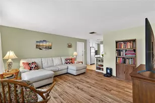 9238 140th Ln, Seminole, FL 33776 - Photo 7