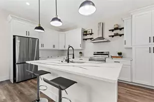 121 E Warren Ave, Tampa, FL 33602 - Photo 3