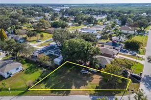 1104 W College Ave, Ruskin, FL 33570 - Photo 1