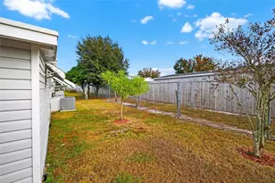 3904 William Hume Dr, Zephyrhills, FL 33541 - Photo 23