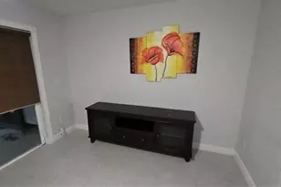 3918 Oak Limb Ct, Tampa, FL 33614 - Photo 7