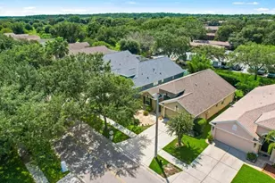 18835 Maisons Dr, Lutz, FL 33558 - Photo 21