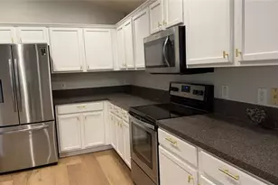 18835 Maisons Dr, Lutz, FL 33558 - Photo 9