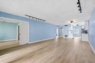 8605 Bardmoor Blvd, Seminole, FL 33777 - Photo 9