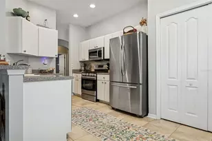 24607 Volterra Ct, Lutz, FL 33559 - Photo 7