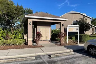 11604 Colony Lake Dr, Tampa, FL 33635 - Photo 5