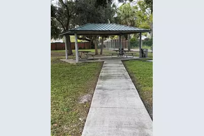 645 38th Avenue S, Saint Petersburg, FL 33705 - Photo 45