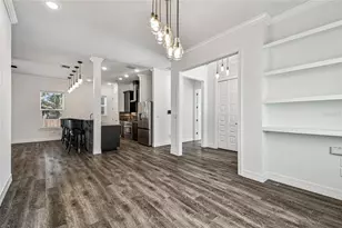 10555 Lake Breeze Dr, Seminole, FL 33772 - Photo 9