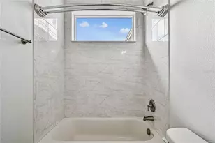 10555 Lake Breeze Dr, Seminole, FL 33772 - Photo 39