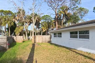 1649 North Dakota Ave NE, Saint Petersburg, FL 33703 - Photo 3