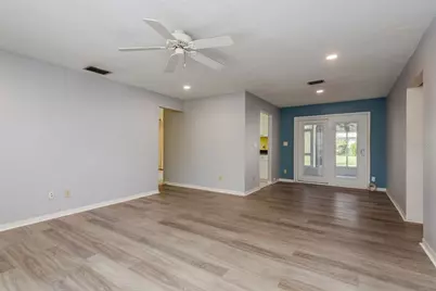 2949 Briar Cliff Drive, Palm Harbor, FL 34684 - Photo 9