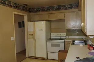 816 W 130 Th Ave, Tampa, FL 33612 - Photo 11