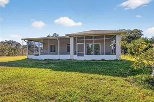 588 Dowling Cir, Lady Lake, FL 32159 - Photo 3