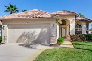 1277 Lindenwood Dr, Tarpon Springs, FL 34688 - Photo 1