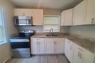 665 1/2 28th Ave S, Saint Petersburg, FL 33705 - Photo 3