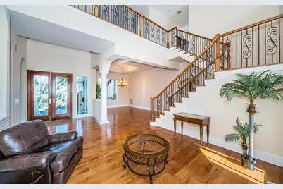 7986 9th Avenue S, Saint Petersburg, FL 33707 - Photo 9