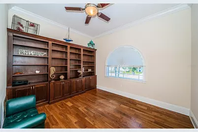 7986 9th Avenue S, Saint Petersburg, FL 33707 - Photo 39