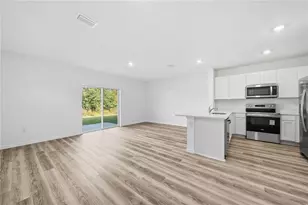 32495 Midsummer Night Ln, Wesley Chapel, FL 33543 - Photo 5