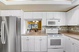 4742 Oak Hill Dr, Sarasota, FL 34232 - Photo 9