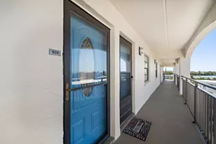 9815 Harrell Ave, Treasure Island, FL 33706 - Photo 23