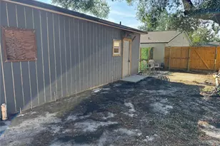 3719 Meadowbreeze Dr, Tampa, FL 33619 - Photo 15