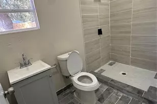 3719 Meadowbreeze Dr, Tampa, FL 33619 - Photo 7