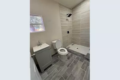 3719 Meadowbreeze Drive, Tampa, FL 33619 - Photo 7
