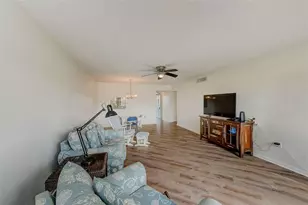 10215 Regal Dr, Largo, FL 33774 - Photo 21