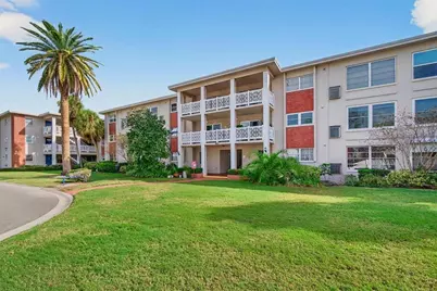 3125 36th Street N #303, Saint Petersburg, FL 33713 - Photo 1