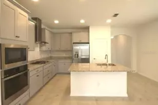 10715 New Morning Dr, Tampa, FL 33647 - Photo 9