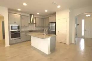 10715 New Morning Dr, Tampa, FL 33647 - Photo 7