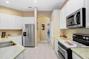 4616 Roslyn Ct, Land O Lakes, FL 34639 - Photo 9