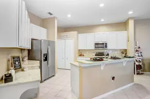 4616 Roslyn Ct, Land O Lakes, FL 34639 - Photo 7