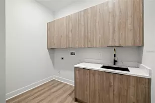 1017 W Coral St, Tampa, FL 33602 - Photo 17