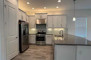 30788 Lindentree Dr, Wesley Chapel, FL 33543 - Photo 3