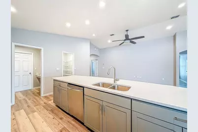 6945 Gideon Circle, Zephyrhills, FL 33541 - Photo 19