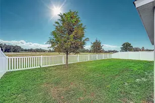 6945 Gideon Cir, Zephyrhills, FL 33541 - Photo 9