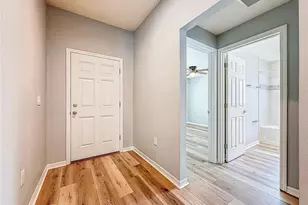 6945 Gideon Cir, Zephyrhills, FL 33541 - Photo 11