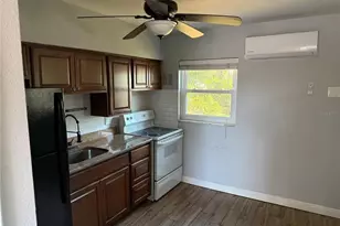 2807 41st Ave N, Saint Petersburg, FL 33714 - Photo 3